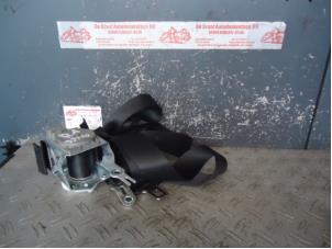 Used Rear seatbelt, right BMW 3-Serie Price on request offered by de Graaf autodemontage B.V.