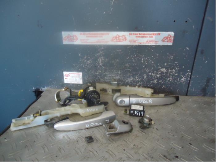 Set of cylinder locks (complete) from a Hyundai Tucson (JM) 2.0 16V CVVT 4x4 2005