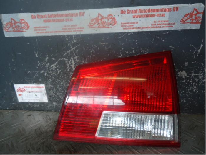 Luz trasera derecha de un Opel Vectra C Caravan 1.8 16V 2004