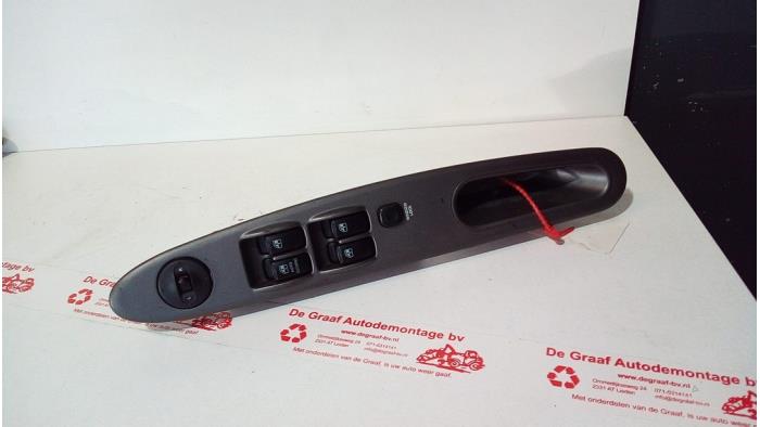 Usados Interruptor combinado de ventanillas Kia Joice Precio € 30,00 Norma de margen ofrecido por de Graaf autodemontage B.V.