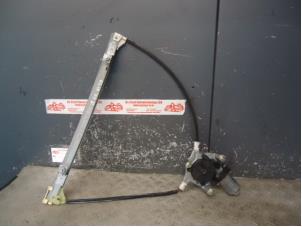 Used Window mechanism 2-door, front right Renault Clio Price on request offered by de Graaf autodemontage B.V.