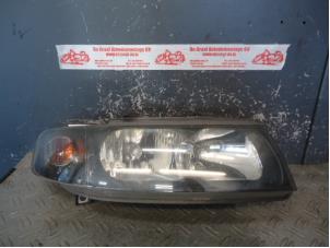 Used Headlight, right Seat Leon (1M1) 1.8 20V Price on request offered by de Graaf autodemontage B.V.
