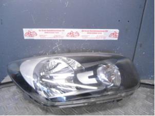 Used Headlight, right Kia Picanto (TA) 1.0 12V Price on request offered by de Graaf autodemontage B.V.
