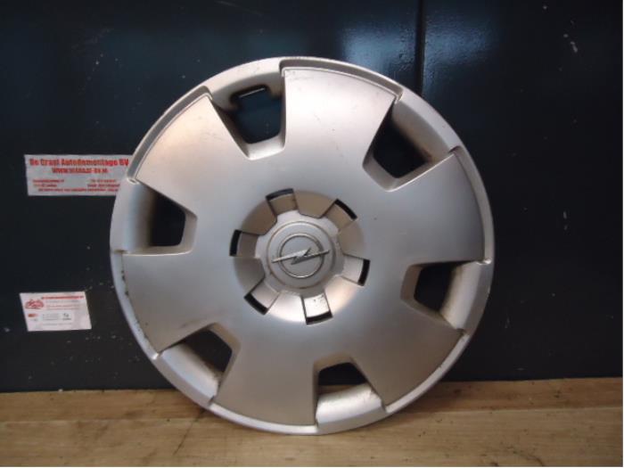 Używane Kolpak Opel Astra H (L48) 1.9 CDTi 16V 120 Cena na żądanie oferowane przez de Graaf autodemontage B.V.