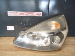 Used Headlight, left Renault Espace (JK) 3.5 V6 24V Phase II Price on request offered by de Graaf autodemontage B.V.