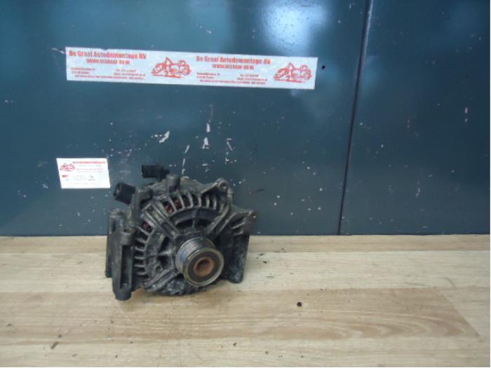 Usagé Dynamo Mercedes E Combi (S211) 3.2 E-280 CDI 24V Prix sur demande proposé par de Graaf autodemontage B.V.