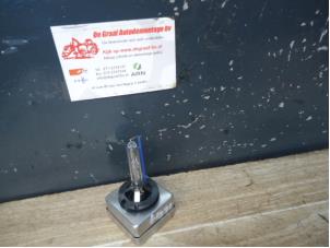 Used Xenon bulb BMW 3 serie Touring (E91) 318i 16V Price on request offered by de Graaf autodemontage B.V.