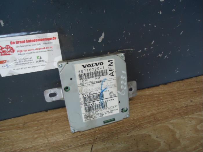 Używane Modul radiowy Volvo V50 (MW) 2.0 D 16V Cena € 35,00 Procedura marży oferowane przez de Graaf autodemontage B.V.