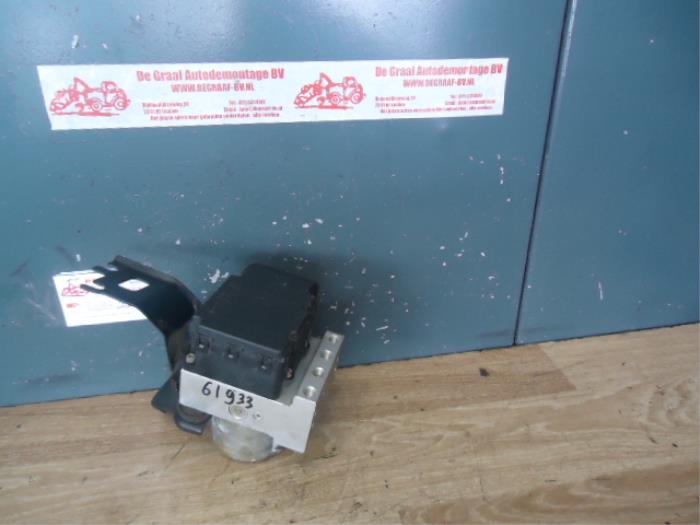 Used ABS pump Suzuki Alto (RF410) 1.1 16V Price € 35,00 Margin scheme offered by de Graaf autodemontage B.V.