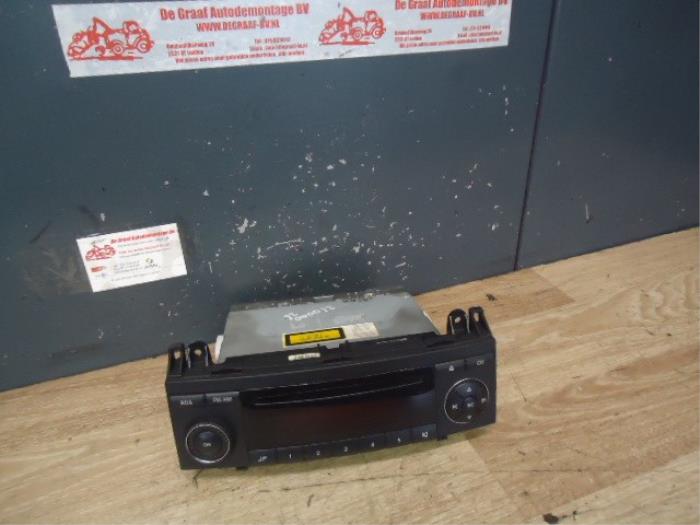 Radio CD Spieler van een Mercedes A-Klasse 2007
