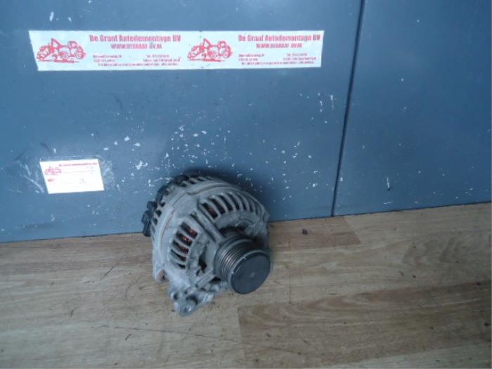 Usagé Dynamo Audi A4 Prix € 40,00 Règlement à la marge proposé par de Graaf autodemontage B.V.