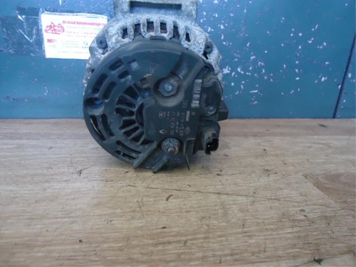 Dynamo from a Renault Clio II (BB/CB) 1.6 16V 2002
