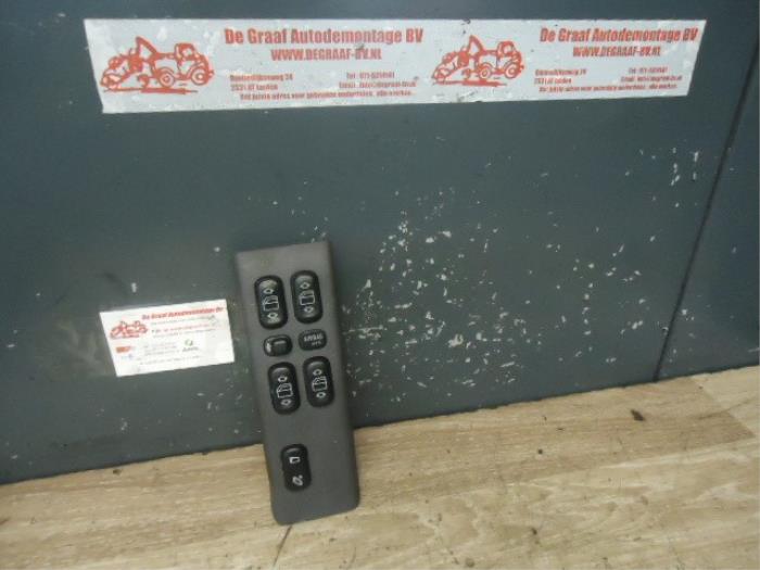 Usados Interruptor combinado de ventanillas Mercedes A (W168) 1.6 A-160 Precio € 25,00 Norma de margen ofrecido por de Graaf autodemontage B.V.