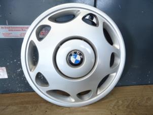 Gebrauchte Radkappe BMW 3-Serie Preis € 10,00 Margenregelung angeboten von de Graaf autodemontage B.V.