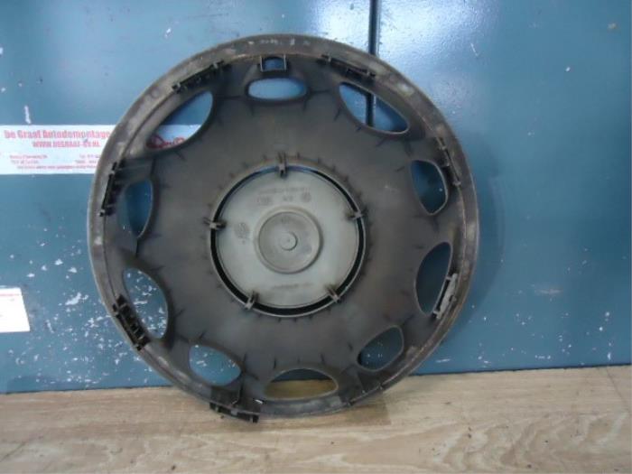 Wheel cover (spare) from a BMW 3-Serie 1994