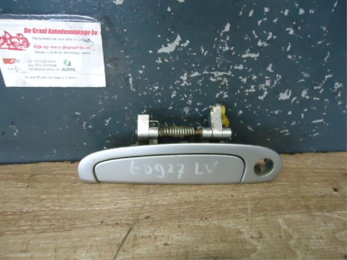 Door handle 4-door, front left from a Kia Picanto (BA) 1.1 12V 2006