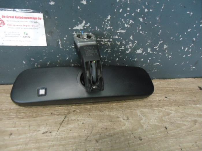 Rear view mirror from a BMW 5 serie Touring (E61) 523i 24V 2006