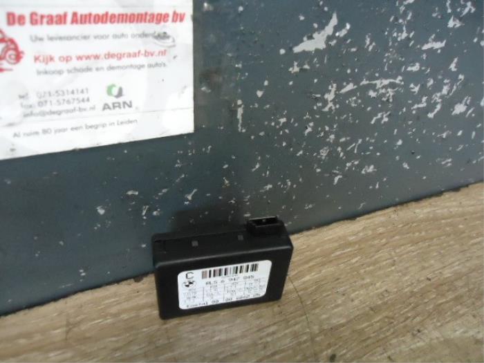 Begagnade Regnsensor BMW 5 serie Touring (E61) 523i 24V Pris € 25,00 Marginaltabell erbjuds av de Graaf autodemontage B.V.