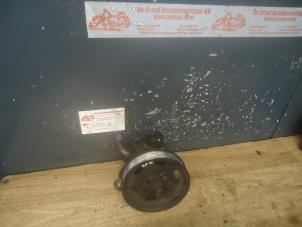 Used Power steering pump Volkswagen Caddy III (2KA,2KH,2CA,2CH) 2.0 SDI Price € 55,00 Margin scheme offered by de Graaf autodemontage B.V.