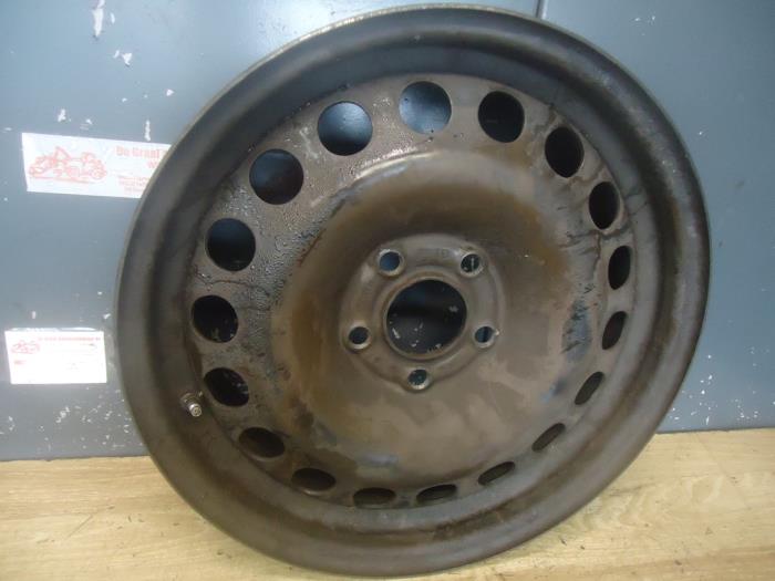 Wheel from a Opel Vectra 2003