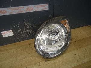 Używane Reflektor lewy Kia Picanto (BA) 1.1 12V Cena € 60,00 Procedura marży oferowane przez de Graaf autodemontage B.V.