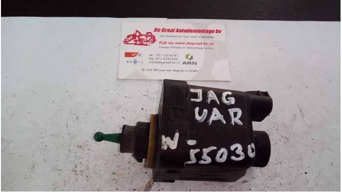 Headlight motor from a Jaguar XJ6 (X300) 3.2 24V 1996