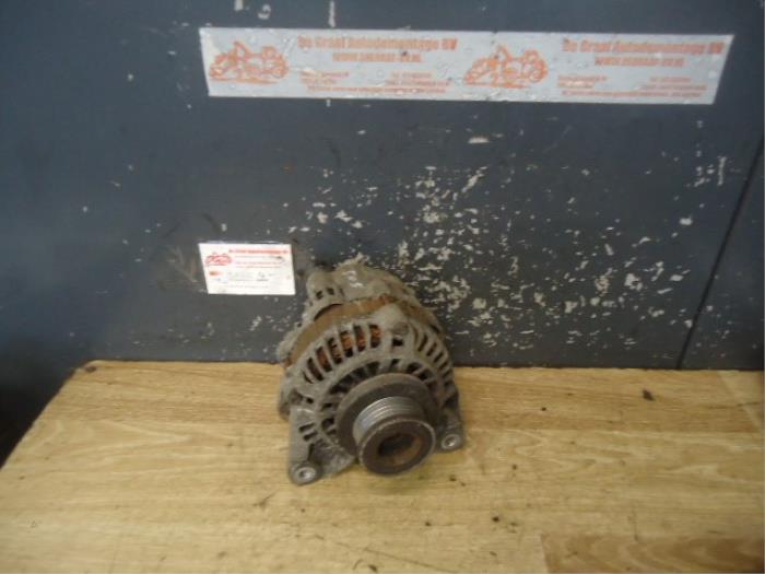 Gebrauchte Dynamo Renault Clio II Societe (SB) 1.5 dCi 65 Preis € 35,00 Margenregelung angeboten von de Graaf autodemontage B.V.