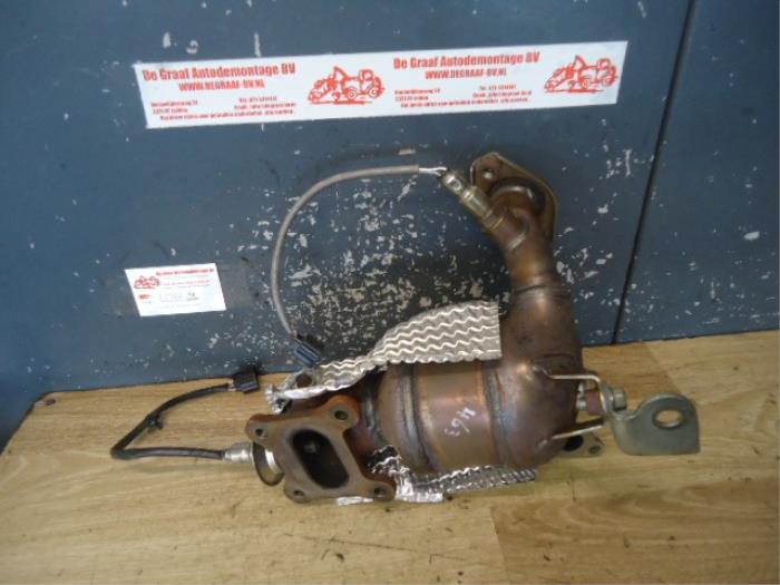 Catalytic converters with part number UAA000 stock