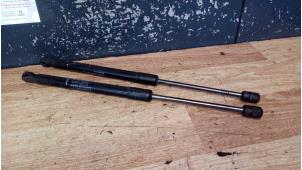 Used Set of tailgate gas struts Dacia Duster (HS) 1.5 dCi Price € 30,00 Margin scheme offered by de Graaf autodemontage B.V.