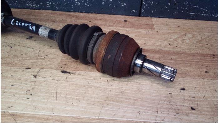 Front drive shaft, left from a Opel Astra G (F08/48) 1.6 2002