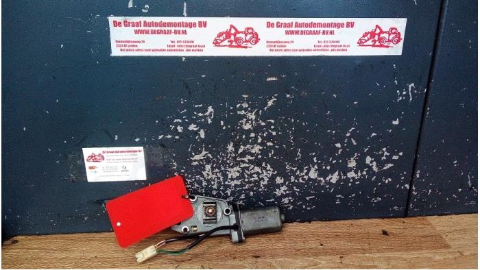 Używane Silnik szyberdachu Toyota Yaris II (P9) 1.4 D-4D Cena € 30,00 Procedura marży oferowane przez de Graaf autodemontage B.V.