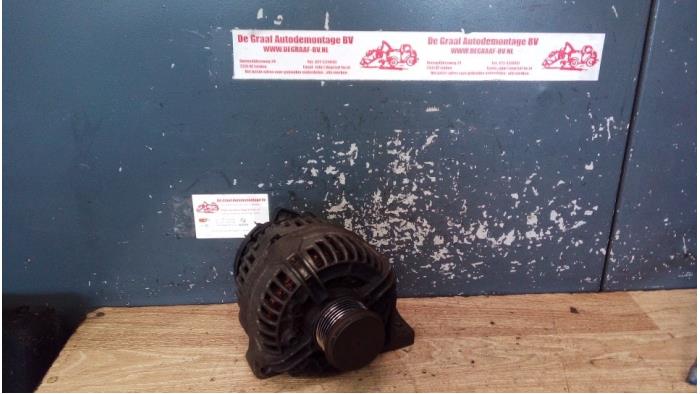Usagé Dynamo Volvo V70 (SW) 2.4 20V 140 Prix € 45,00 Règlement à la marge proposé par de Graaf autodemontage B.V.