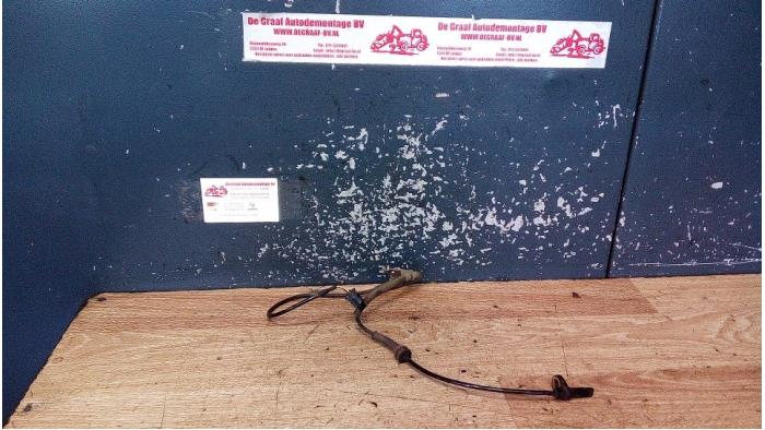 Begagnade ABS-sensor Opel Agila (B) 1.2 16V Pris € 20,00 Marginaltabell erbjuds av de Graaf autodemontage B.V.