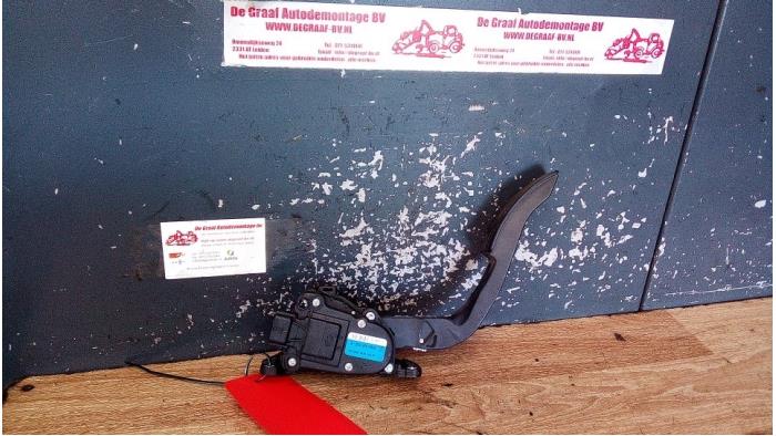 Begagnade Gaspedalsensor Renault Twingo II (CN) 1.2 16V Pris € 30,00 Marginaltabell erbjuds av de Graaf autodemontage B.V.