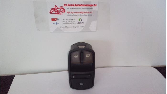 Używane Przelacznik combi okienny Opel Corsa D 1.3 CDTi 16V ecoFLEX Cena € 25,00 Procedura marży oferowane przez de Graaf autodemontage B.V.