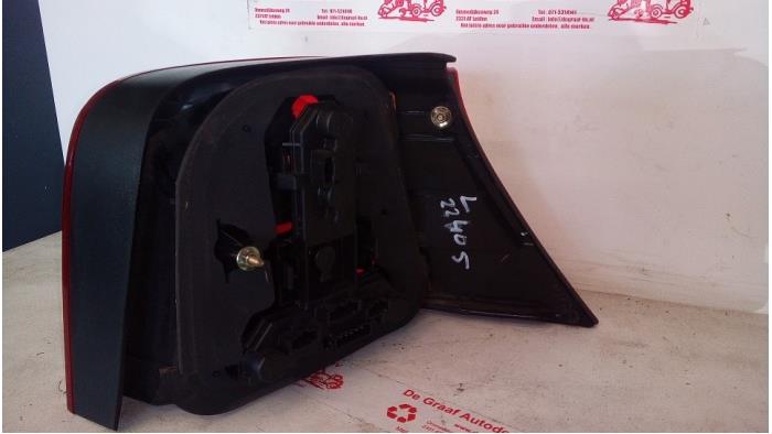 Taillight, left from a Volkswagen Golf IV (1J1) 2.0 2001