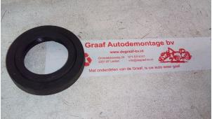 Używane Afdekkap koplamp rechts Mazda 5 (CR19) 1.8i 16V Cena € 10,00 Procedura marży oferowane przez de Graaf autodemontage B.V.