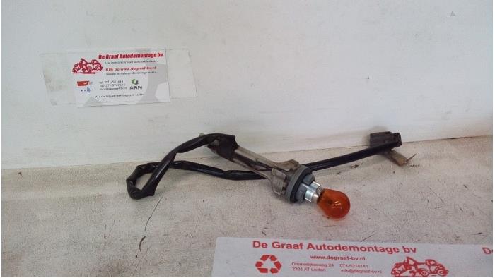 Używane Oprawa reflektora Mazda 5 (CR19) 1.8i 16V Cena € 15,00 Procedura marży oferowane przez de Graaf autodemontage B.V.
