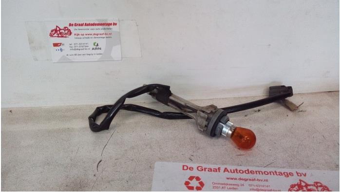 Używane Oprawa reflektora Mazda 5 (CR19) 1.8i 16V Cena € 15,00 Procedura marży oferowane przez de Graaf autodemontage B.V.