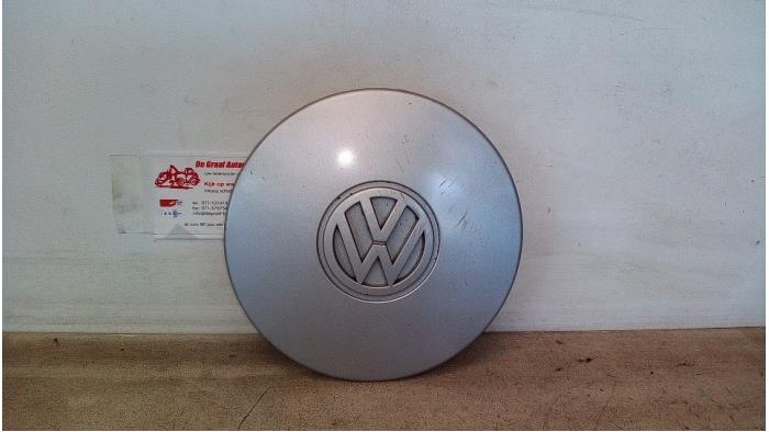 Wheel cover (spare) from a Volkswagen Golf III (1H1) 1.8 GL,GT 1996