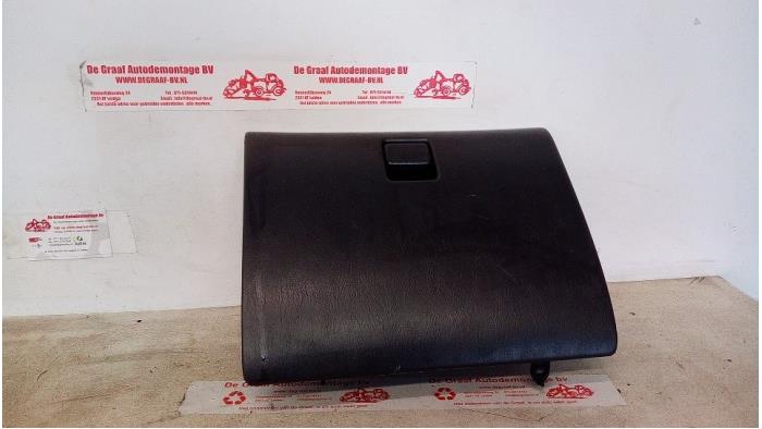 Begagnade Handskfack Toyota Starlet (EP8/NP8) 1.3 Friend,XLi 12V Pris € 25,00 Marginaltabell erbjuds av de Graaf autodemontage B.V.