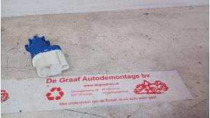 Używane Przelacznik sprzegla Ford Fiesta 6 (JA8) 1.25 16V Cena € 15,00 Procedura marży oferowane przez de Graaf autodemontage B.V.