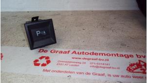 Używane Przelacznik czujników parkowania Volkswagen Transporter T5 2.5 TDi PF Cena € 20,00 Procedura marży oferowane przez de Graaf autodemontage B.V.