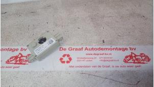 Used Antenna Amplifier BMW 3 serie (E90) 320d 16V Corporate Lease Price € 15,00 Margin scheme offered by de Graaf autodemontage B.V.