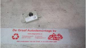 Usagé Antenne amplificateur BMW 3 serie (E90) 320d 16V Corporate Lease Prix € 15,00 Règlement à la marge proposé par de Graaf autodemontage B.V.