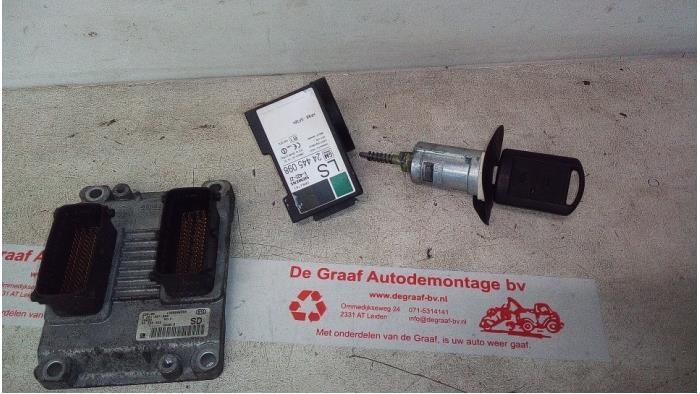 Gebrauchte Zündschloss + Steuergerät Opel Corsa C (F08/68) 1.2 16V Preis € 125,00 Margenregelung angeboten von de Graaf autodemontage B.V.