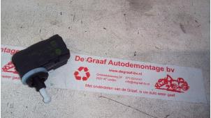 Używane Silnik reflektora Seat Ibiza IV SC (6J1) 1.2 12V Cena € 12,50 Procedura marży oferowane przez de Graaf autodemontage B.V.