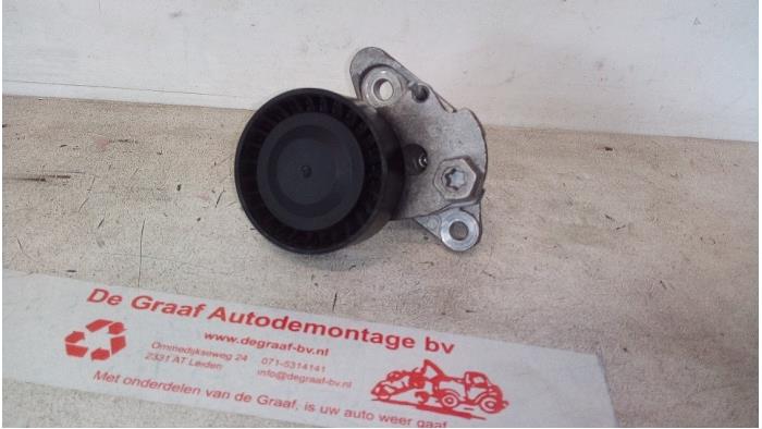Usados Rodillo tensor correa múltiple Skoda Citigo 1.0 12V G-TEC Precio € 25,00 Norma de margen ofrecido por de Graaf autodemontage B.V.
