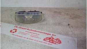 Używane Oswietlenie tablicy rejestracyjnej Renault Clio Cena € 5,00 Procedura marży oferowane przez de Graaf autodemontage B.V.