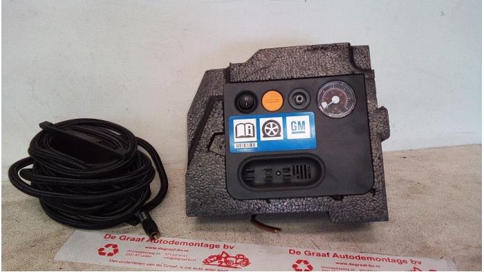 Begagnade Däckpump Opel Corsa D 1.3 CDTi 16V ecoFLEX Pris € 40,00 Marginaltabell erbjuds av de Graaf autodemontage B.V.